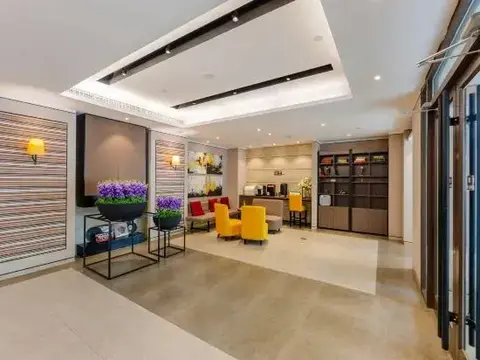 Чжэнчжоу: Home Inn (Zhengzhou Nanyang Road Dashiqiao Subway Station)