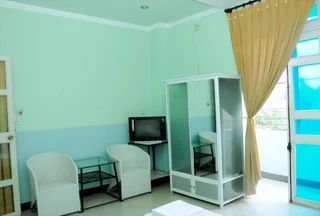 Тхузаумот: Nhiet Doi Hotel