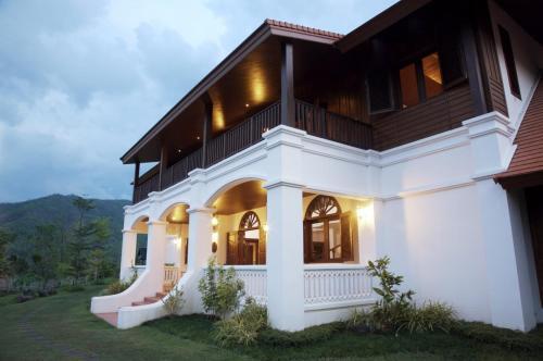 Мае-Он: Lanna Hill House