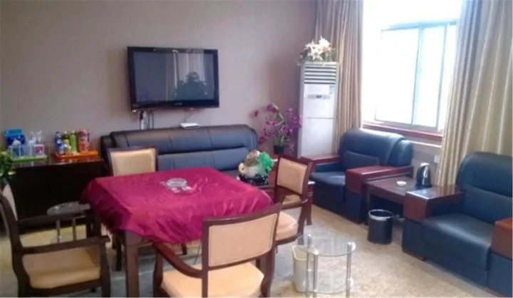 Сяньян: Jin Haonan Business Inn