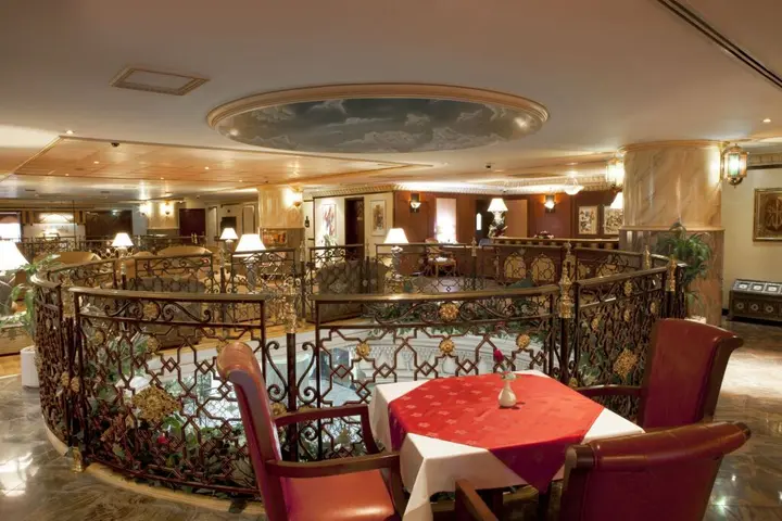 Дубай: Landmark Plaza Hotel