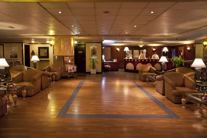 Дубай: Landmark Plaza Hotel
