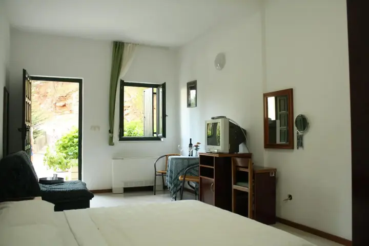 Петровац: Hotel Danica