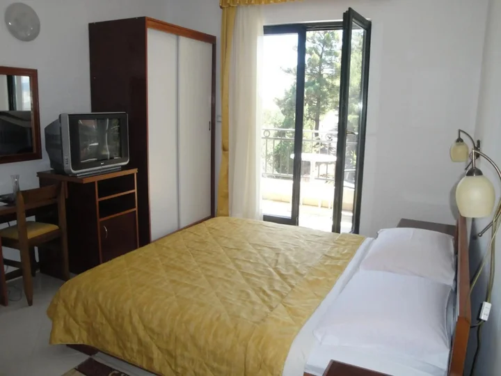 Петровац: Hotel Danica