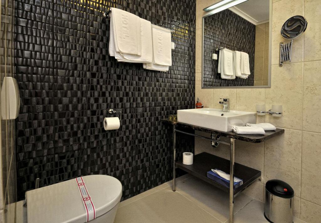 Бечичи: Hotel Tara