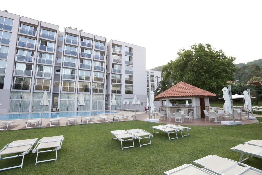 Бечичи: Hotel Tara