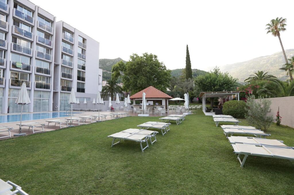 Бечичи: Hotel Tara