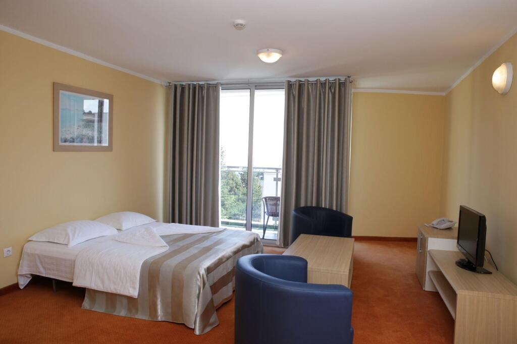 Бечичи: Hotel Tara