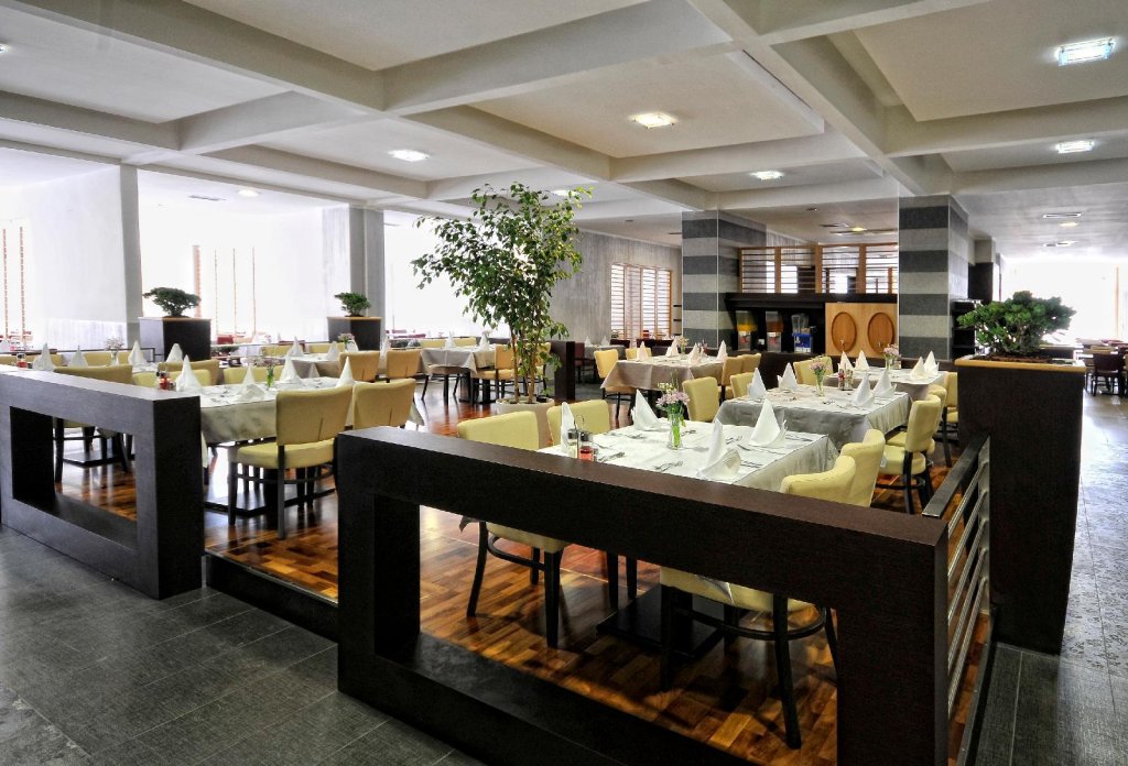 Бечичи: Hotel Tara
