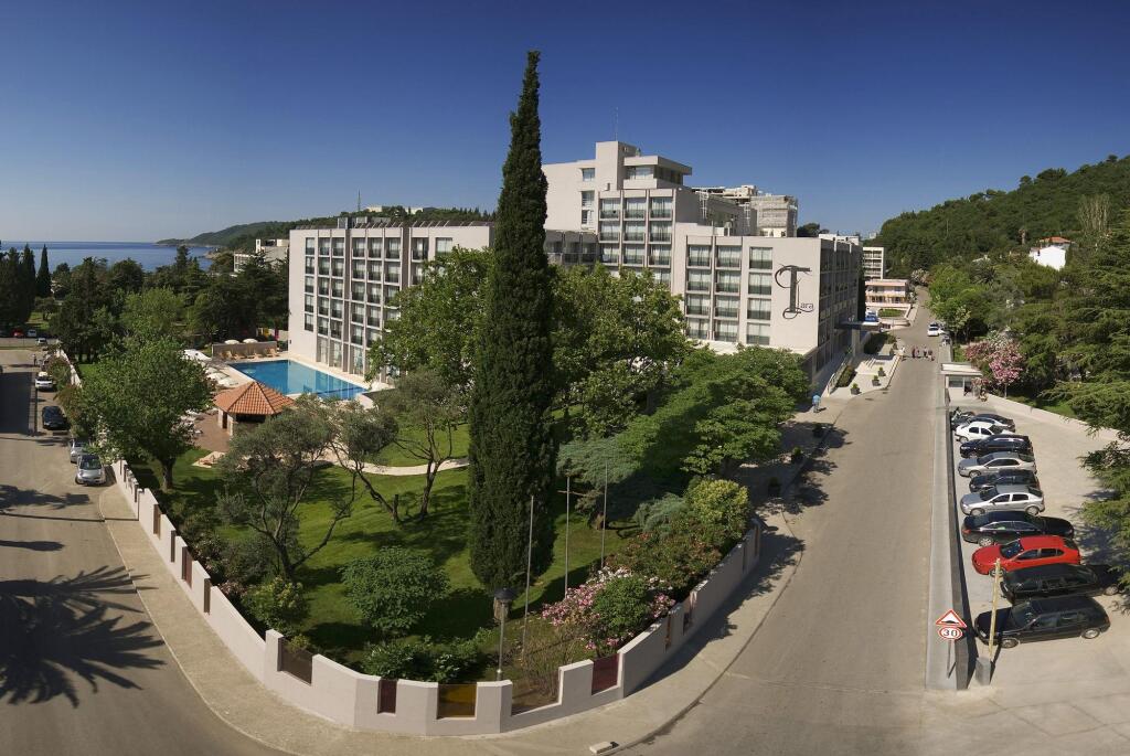 Бечичи: Hotel Tara