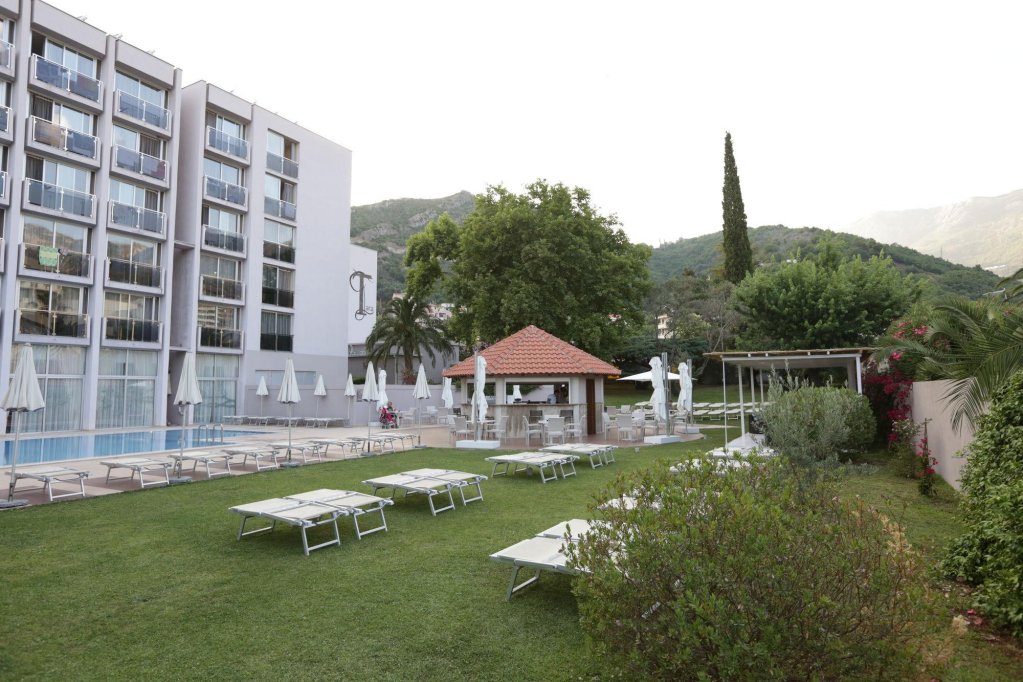 Бечичи: Hotel Tara