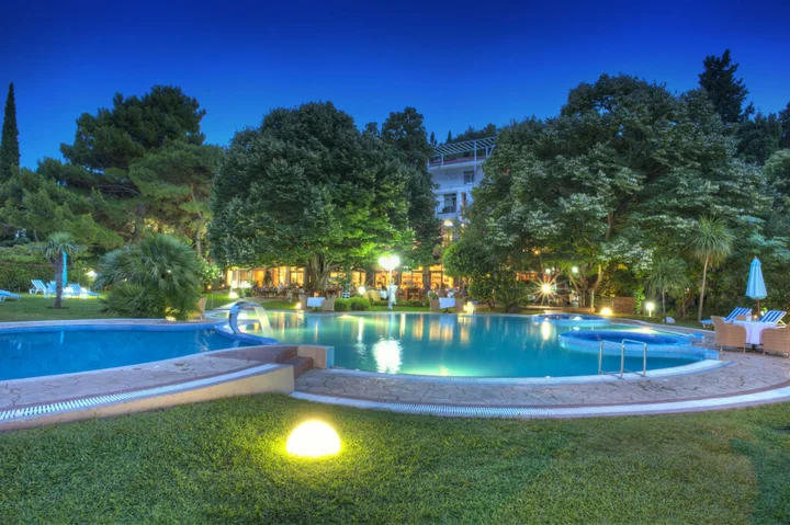 Петровац: Hotel Rivijera