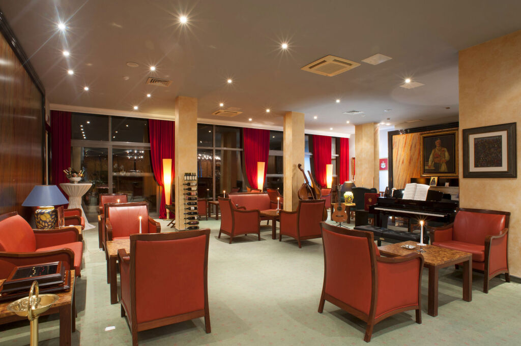 Петровац: Hotel Rivijera