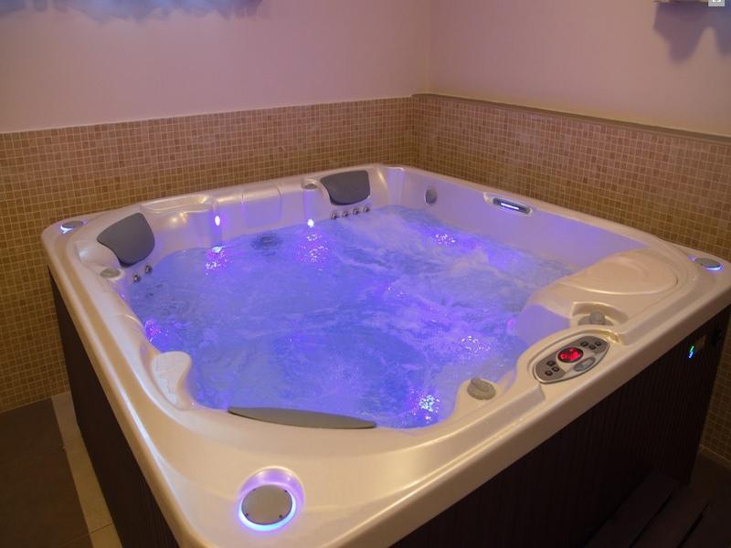 Цетине: Hotel Sport IN