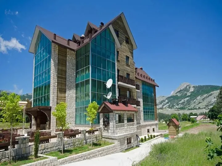 Цетине: Hotel Sport IN