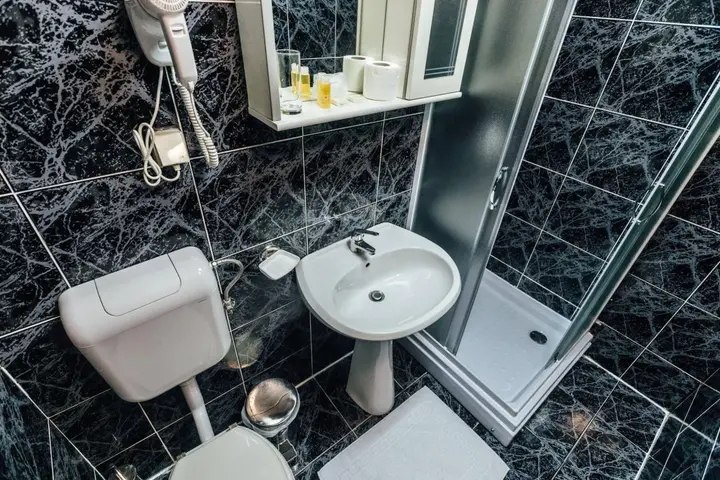 Баошичи: Hotel Azzurro
