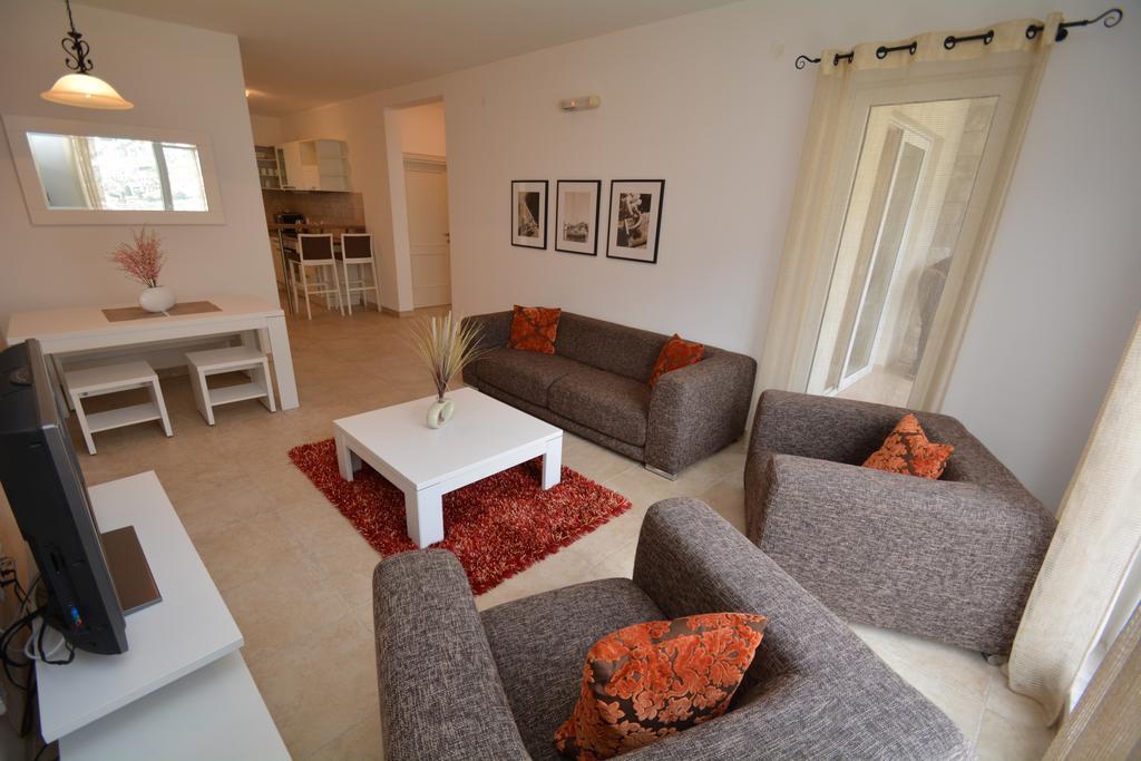 Доброта: Muo Apartments
