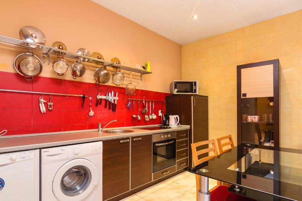 Доброта: Kotor Emerald Apartments