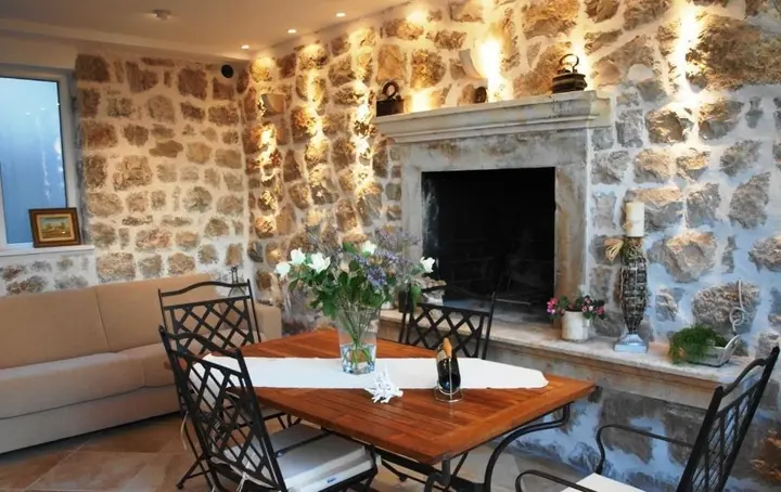 Доброта: Kotor Emerald Apartments