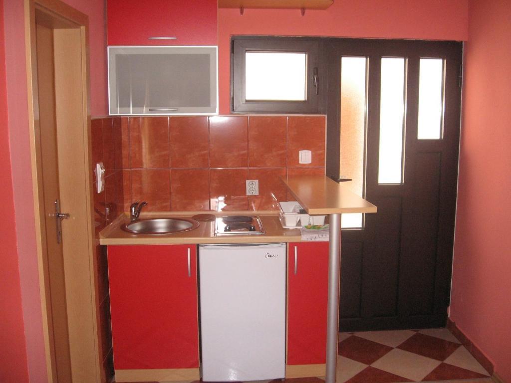 Петровац: Apartments Srzentic