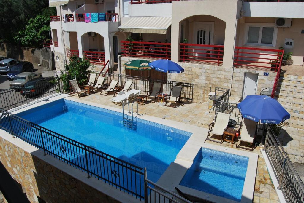 Петровац: Apartments Srzentic