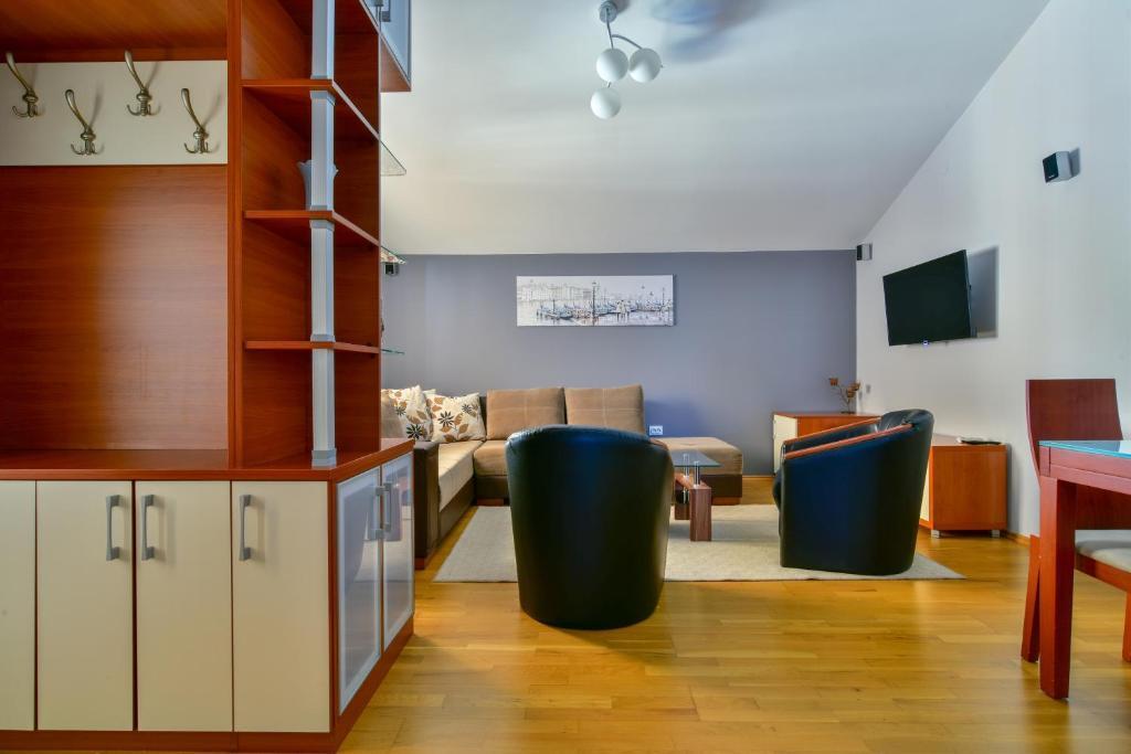Петровац: Apartments Srzentic