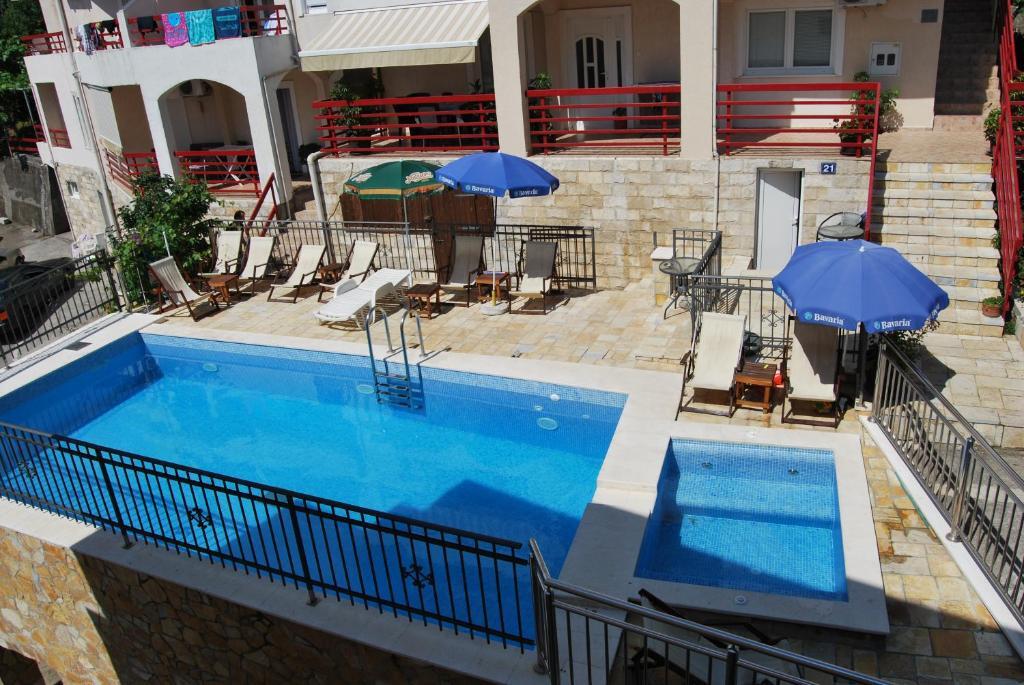 Петровац: Apartments Srzentic