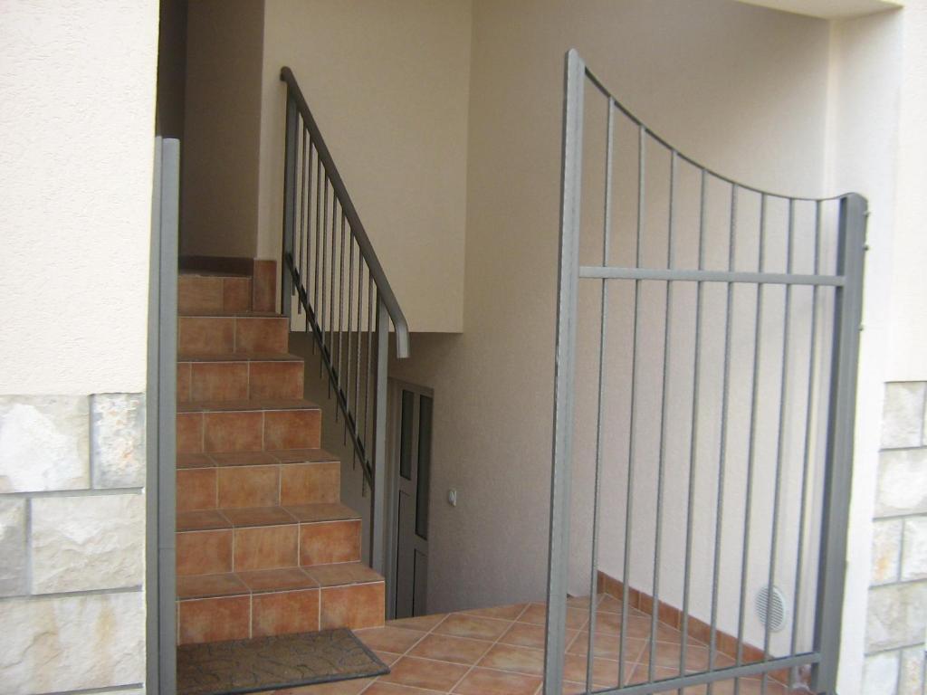 Петровац: Apartments Srzentic