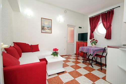 Сутоморе: Apartments Kruna Jovanovic