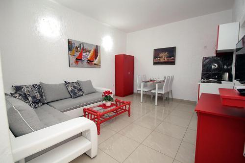 Сутоморе: Apartments Kruna Jovanovic