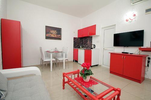 Сутоморе: Apartments Kruna Jovanovic