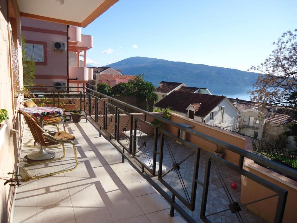Херцег-Нови: Apartments Villa Micunovic