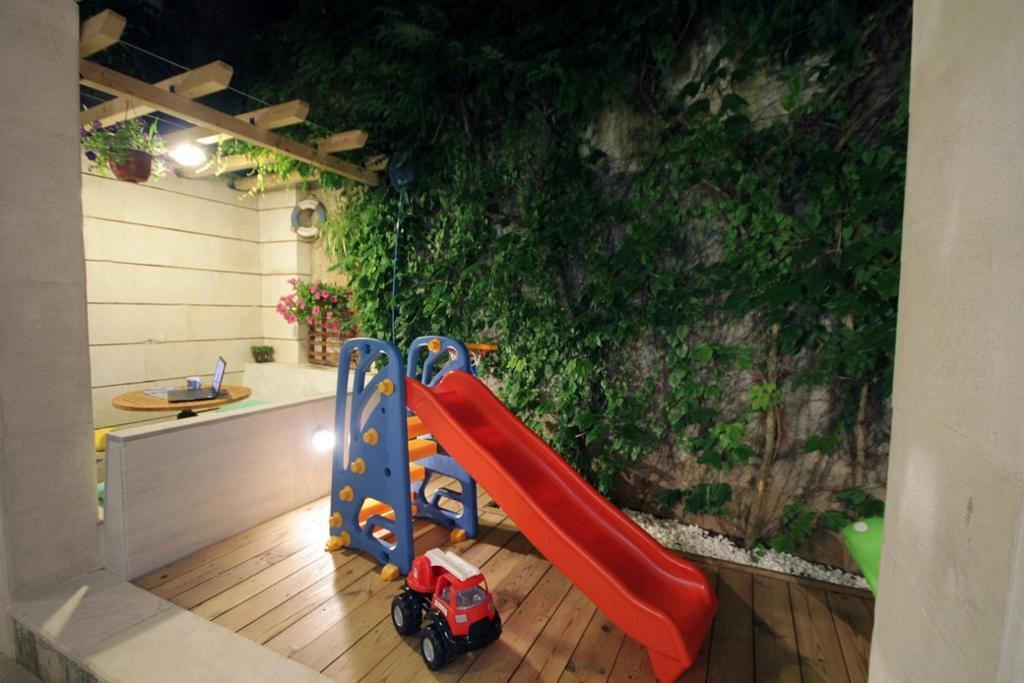 Петровац: Apartments Ardura