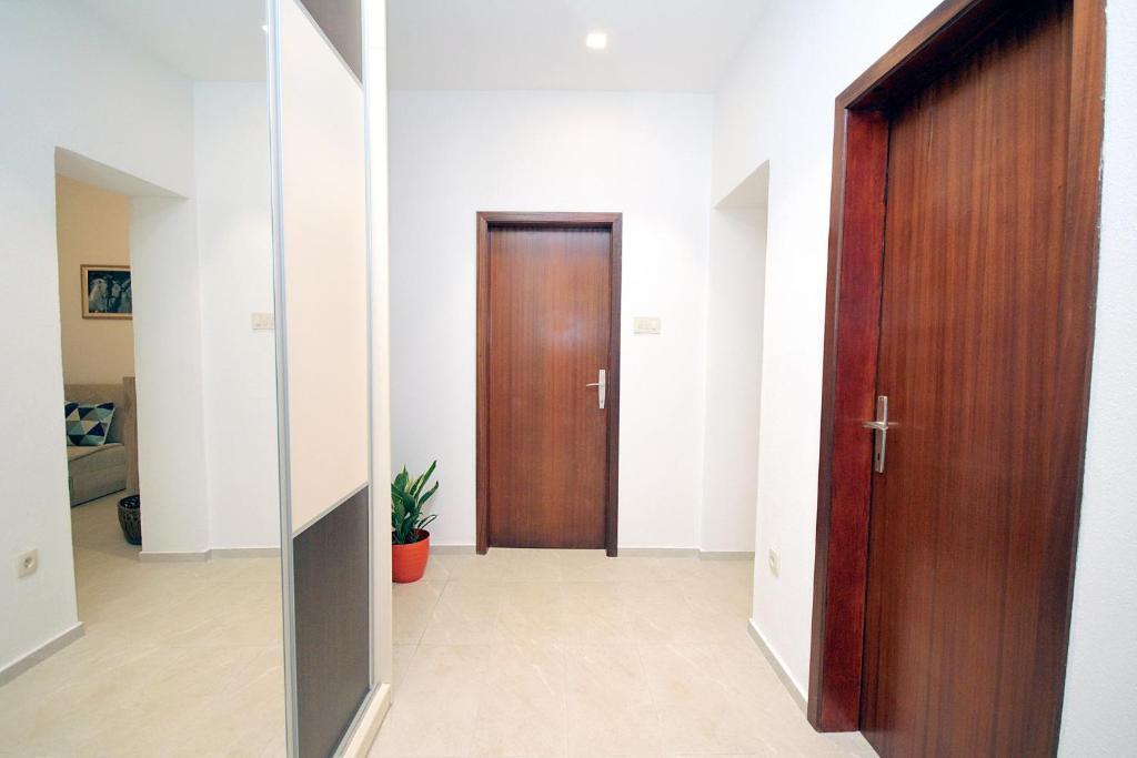 Петровац: Apartments Ardura