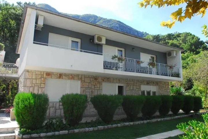 Доброта: Apartments Ivanovic