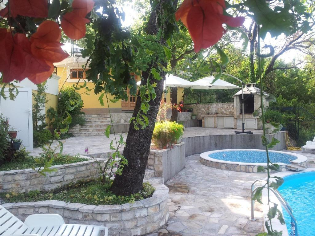 Херцег-Нови: Apartments Miljan i Ranko