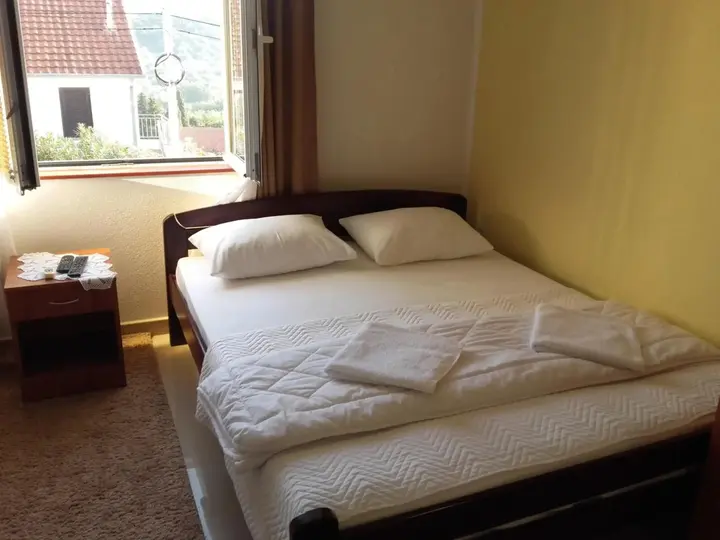 Радовичи: Apartments Sandra