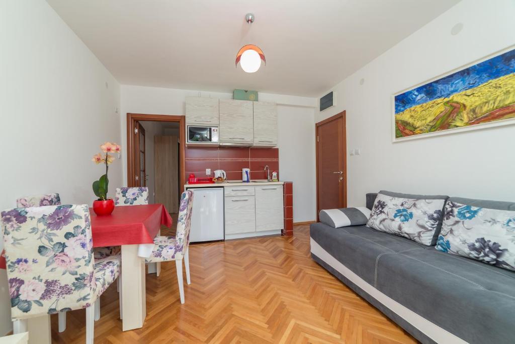 Будва: Apartments Elena