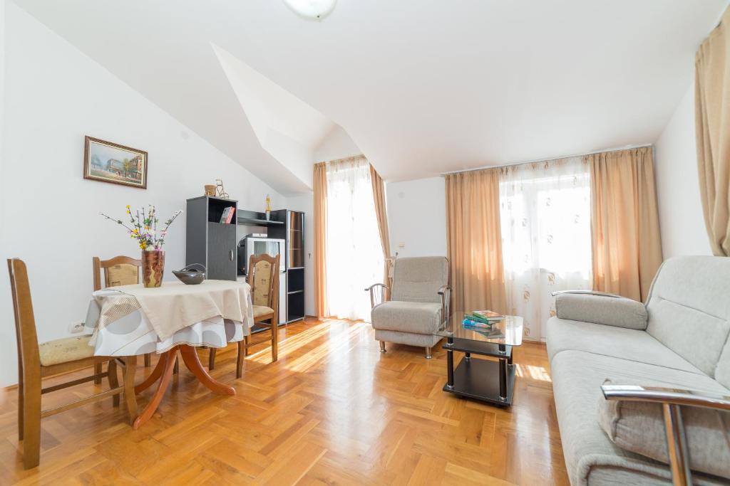 Будва: Apartments Elena