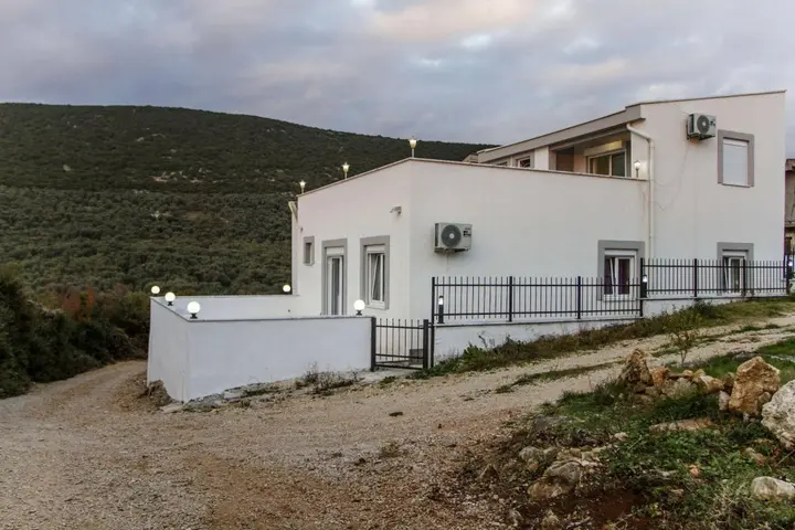Ульцинь: Apartments Tati