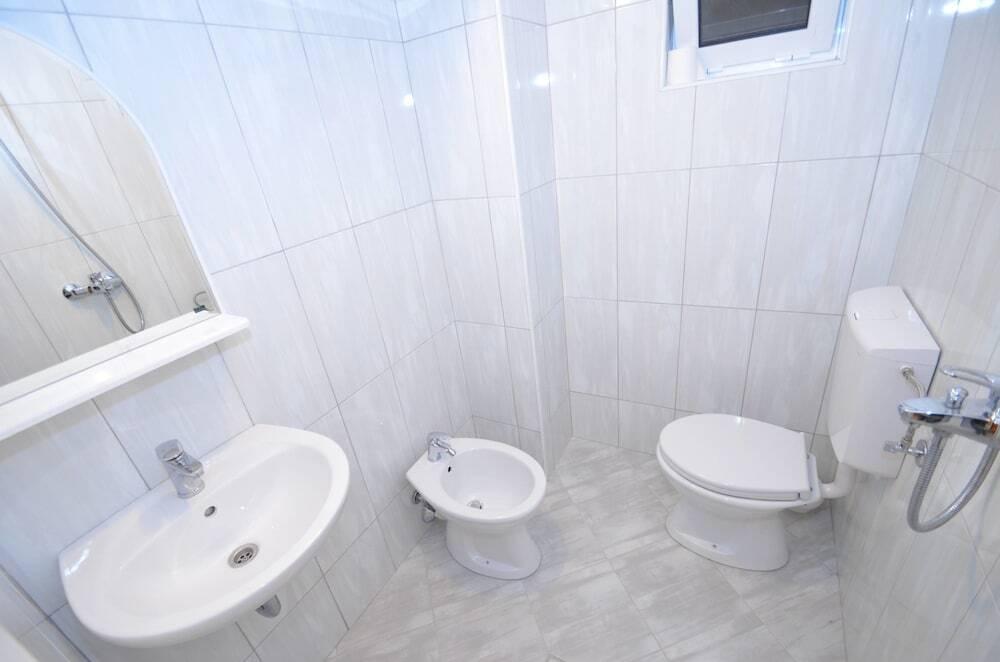 Доброта: Apartments Corovic