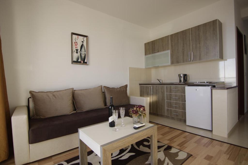Ульцинь: Adriatic Apartments