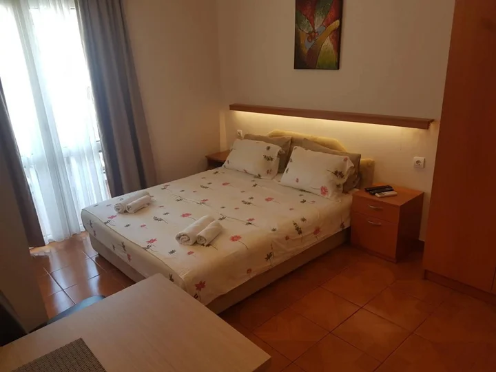 Бар: Kojic Apartments