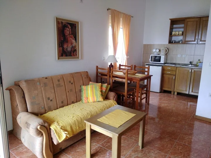 Бусат: Majero Apartments