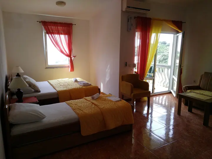 Бусат: Majero Apartments