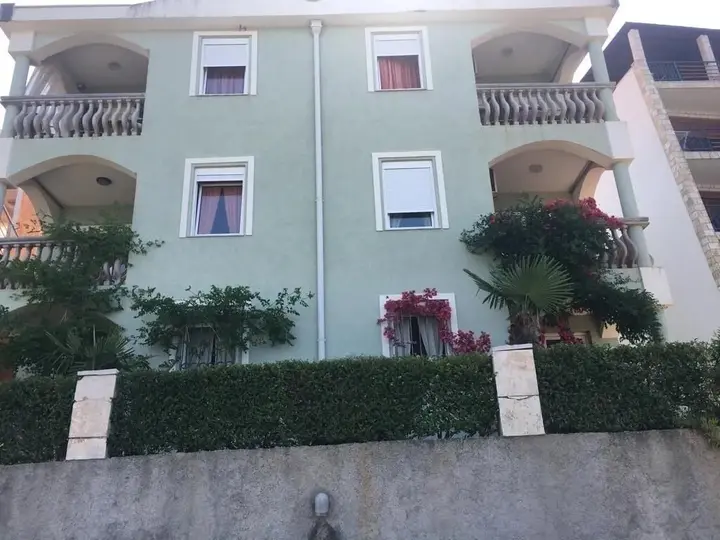 Бусат: Majero Apartments