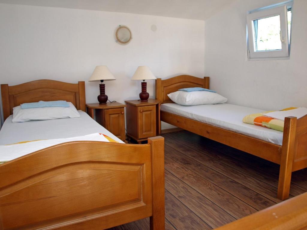 Бусат: Arabela Apartments