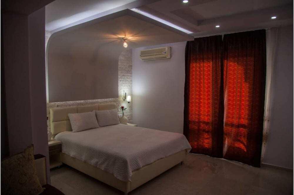 Ульцинь: Hotel Kleopatra