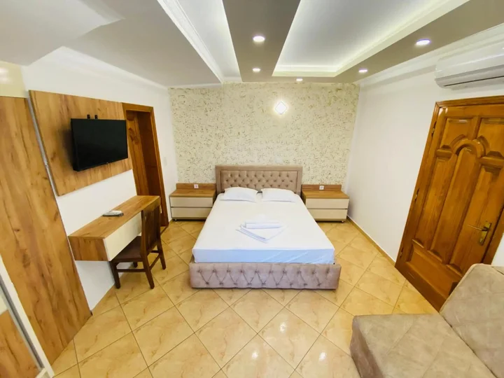Ульцинь: Hotel Llolla