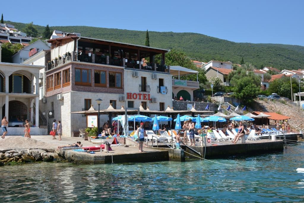 Крашичи: Hotel Anderba